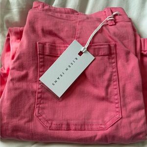 💗 Risen Top Gun Jogger Jeans 💗
Beautiful hot pink!